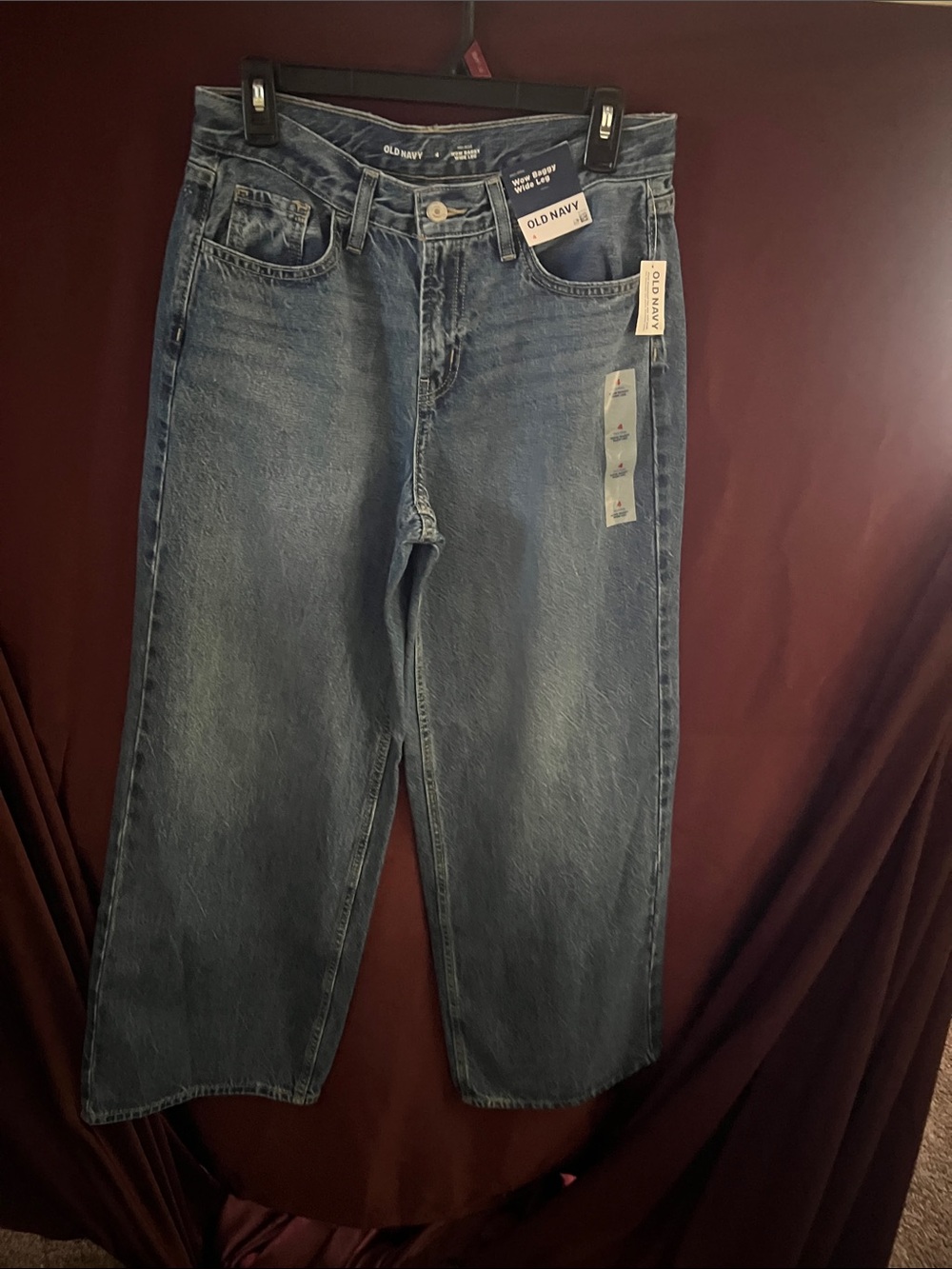 Old Navy Men's Relaxed Straight Jeans in Medium Blue Wash